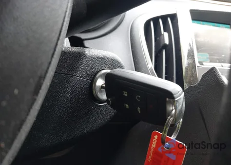 2013 Buick Lacrosse Leather Group z USA, uszkodzony, nr VIN 1G4GC5E31DF123570